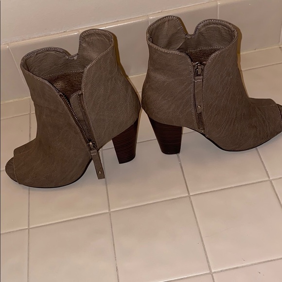 Open toe booties - Picture 2 of 13